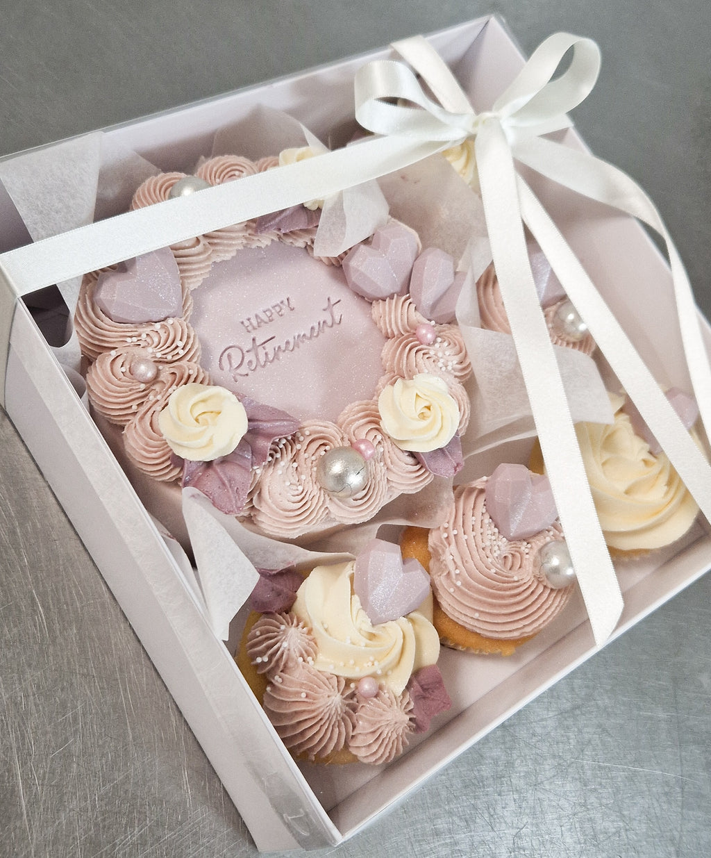 Bento retirement cake & cupcake box