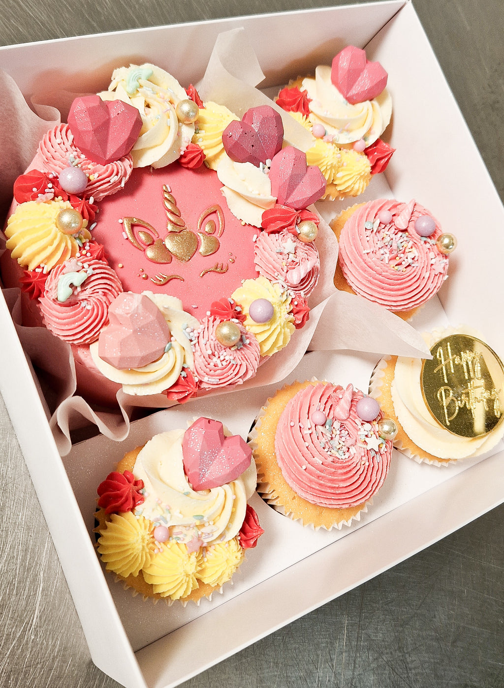 Bento unicorn cake & cupcake box